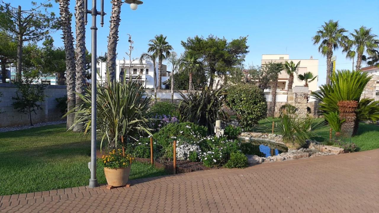 Villa La Cuccuvascia pool house Alessano Exterior foto